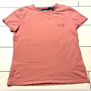 Superdry organic cotton T-Shirt‎ women’s size 6 pink with a crop to it.